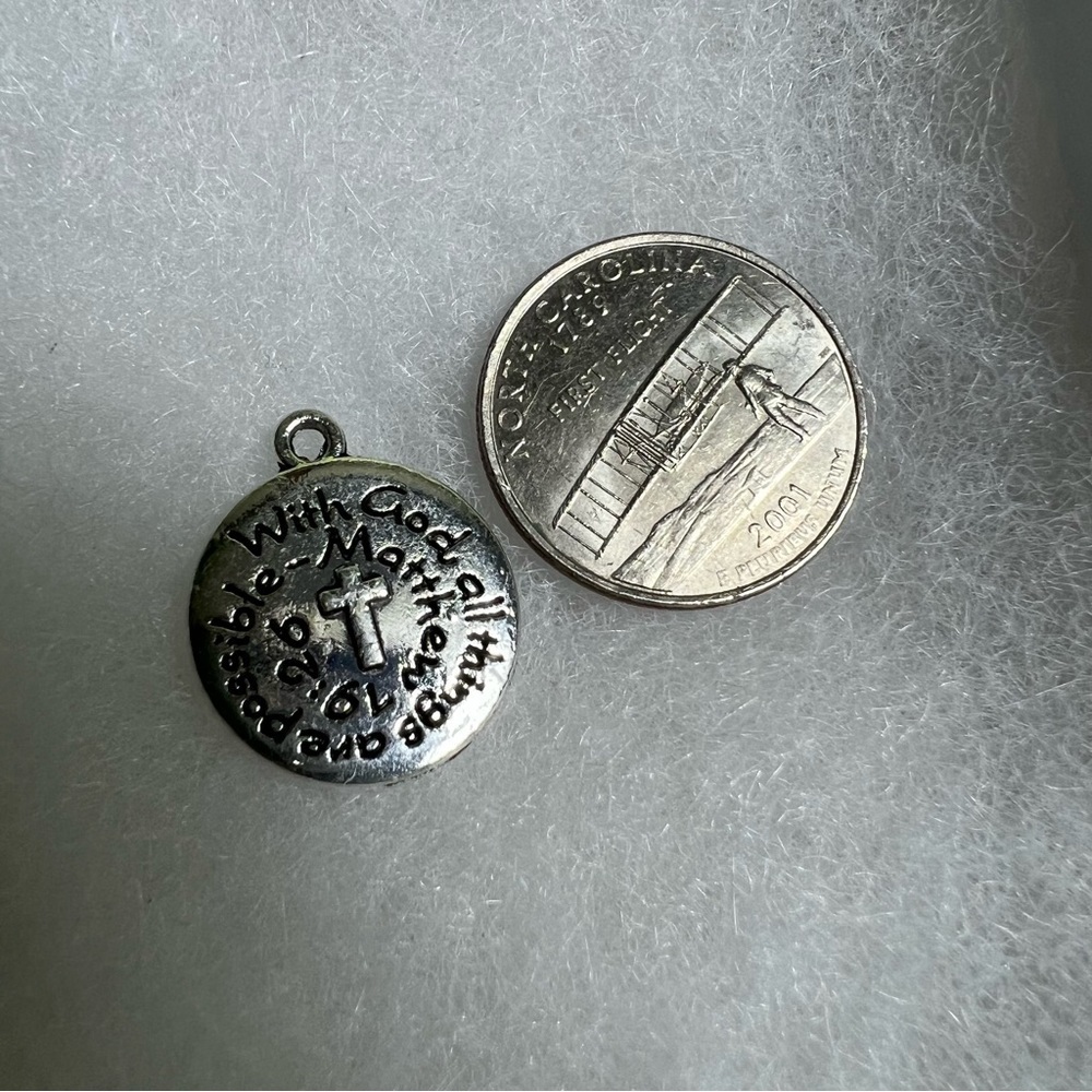 “With God all things are Possible” silver metal Bible verse pendant - Picture 4 of 4
